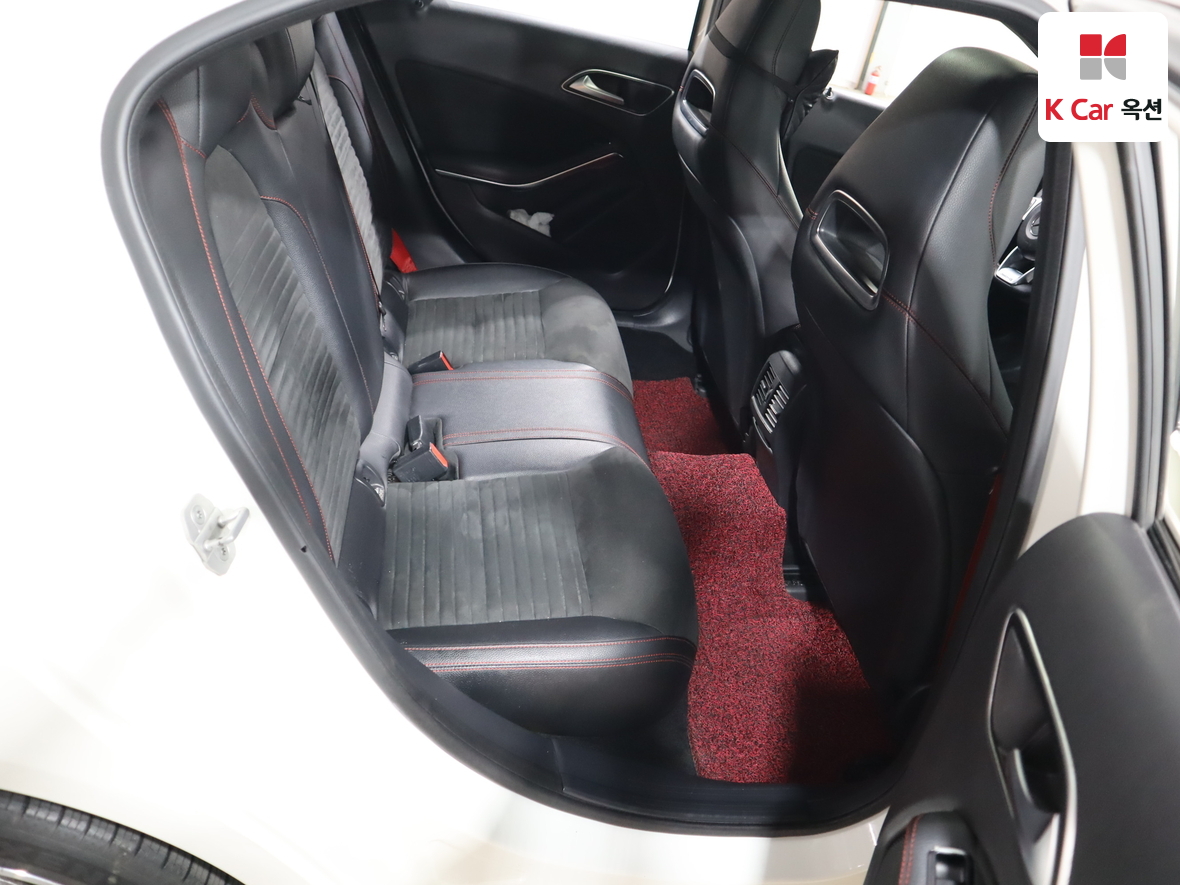 메르세데스-벤츠 A-클래스 2017 - 이미지 33