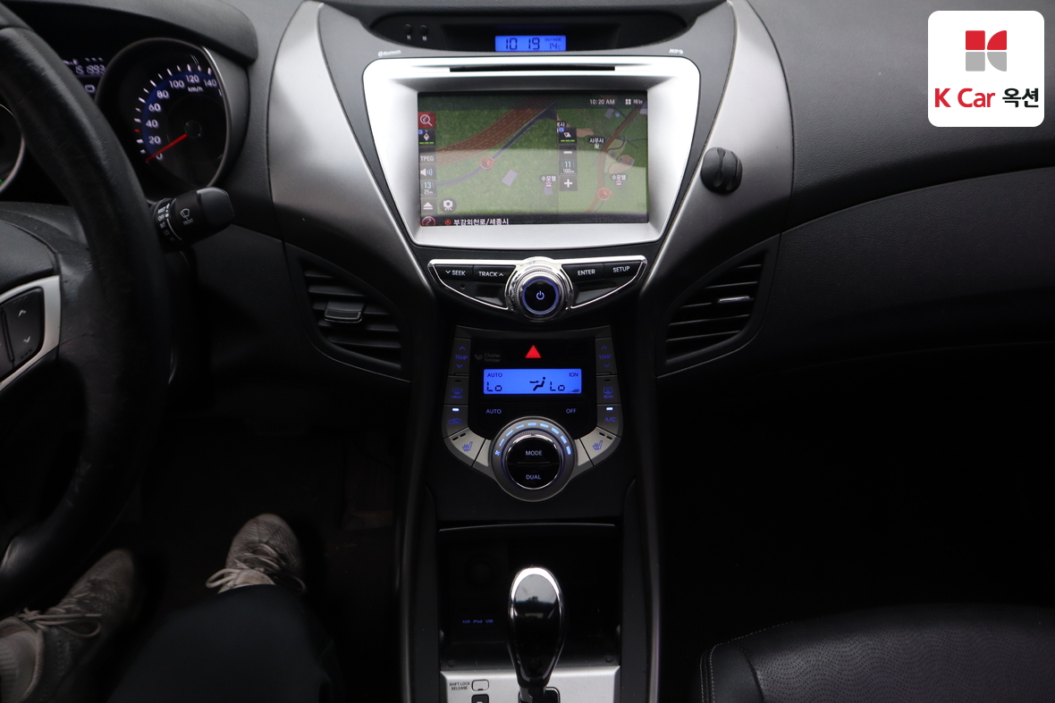 Hyundai Elantra - 6