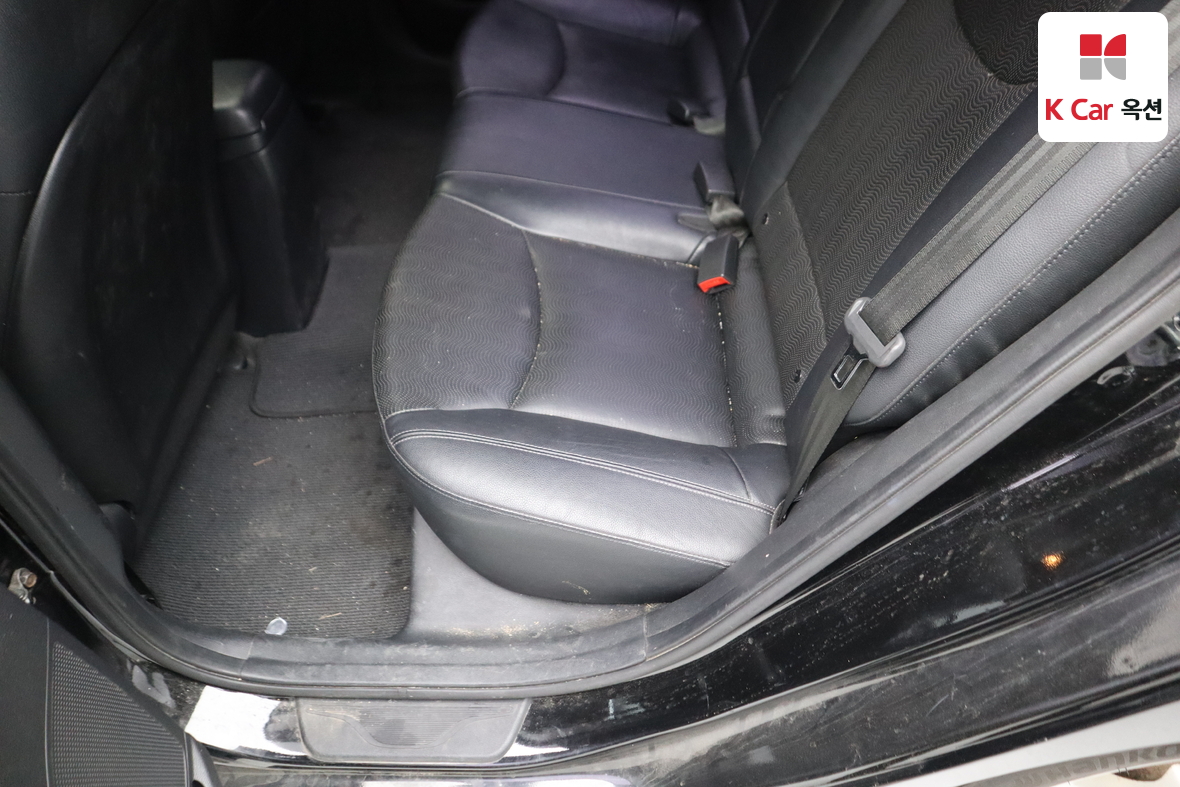 Hyundai Elantra - 24