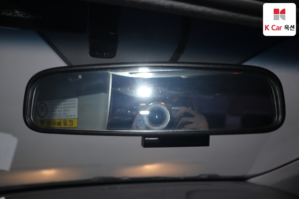 Hyundai Elantra - 12