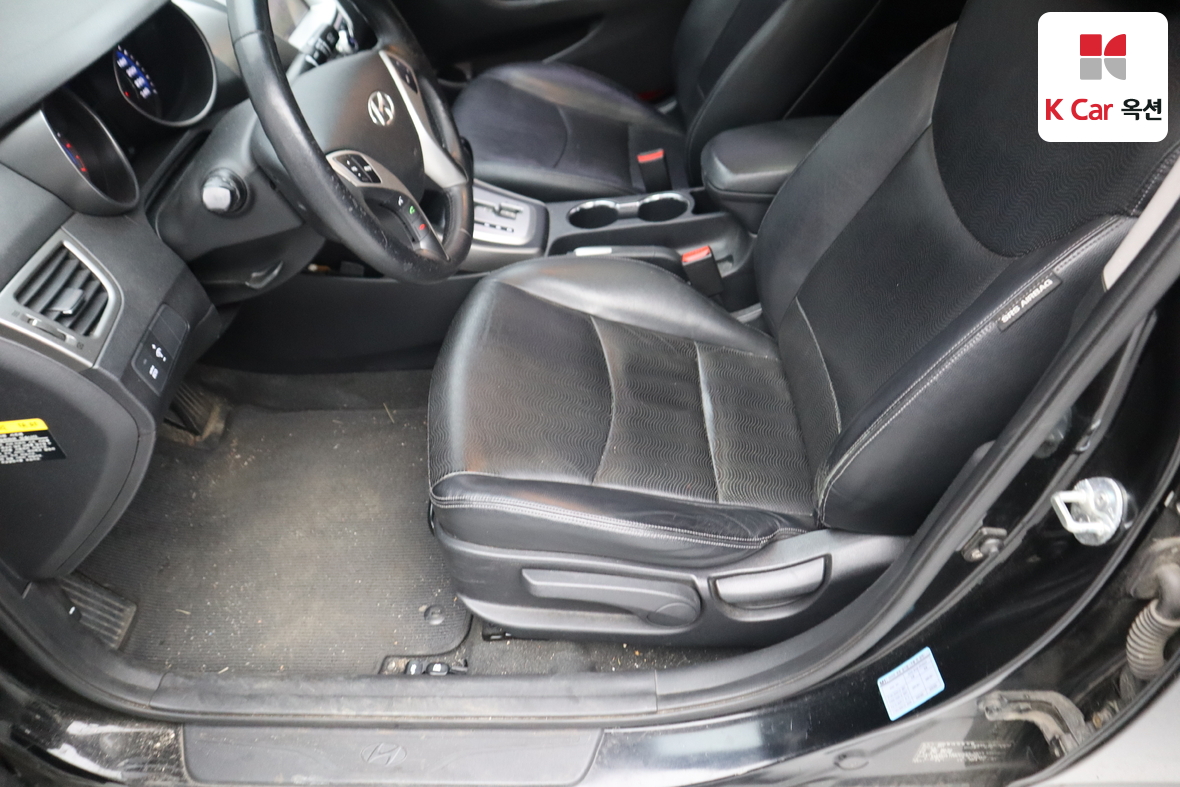 Hyundai Elantra - 19