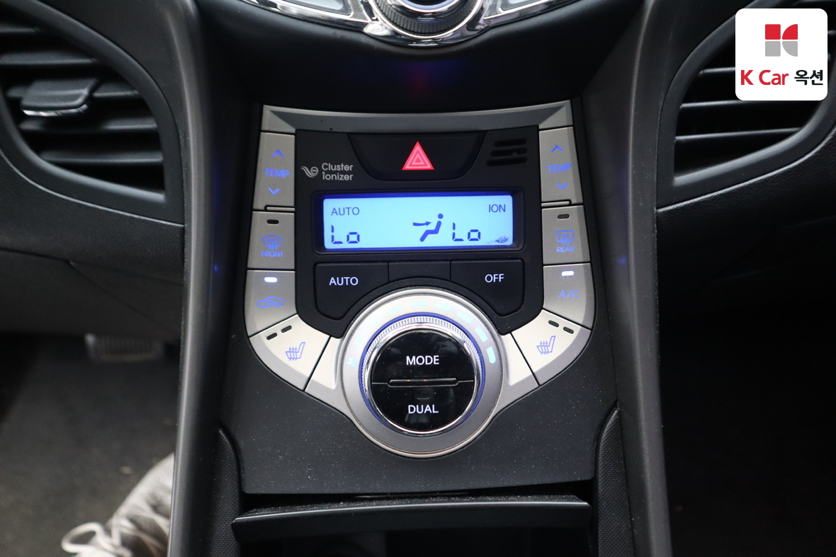Hyundai Elantra - 15