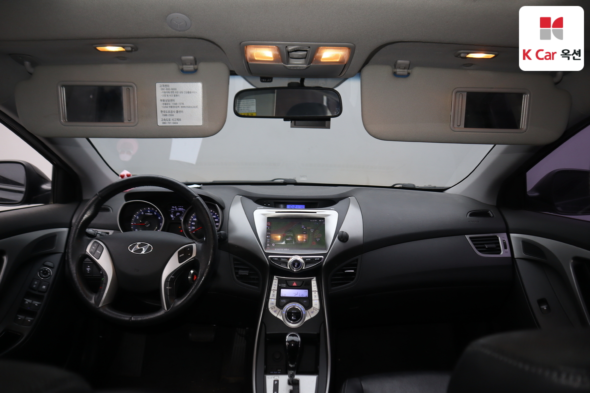 Hyundai Elantra - 3