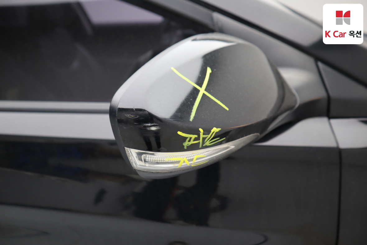 Hyundai Elantra - 42