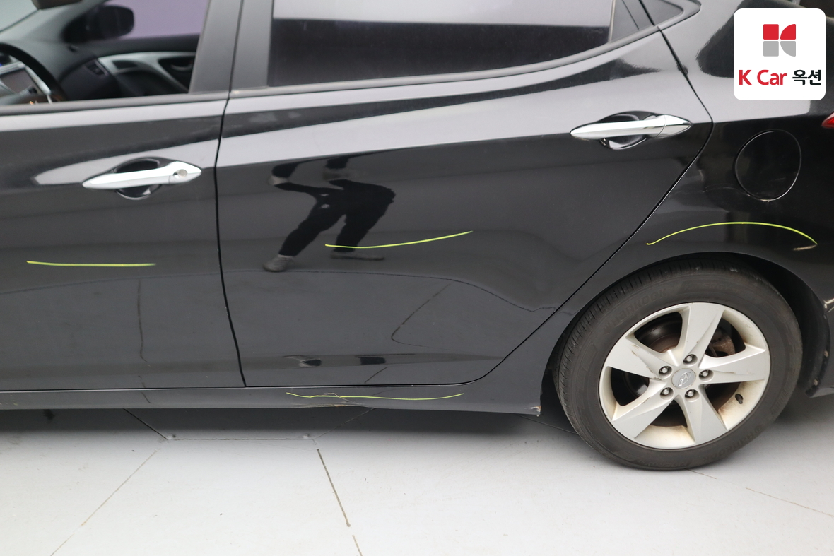 Hyundai Elantra - 38
