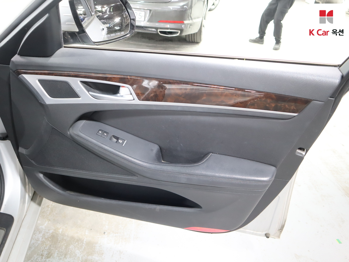 Hyundai Genesis 2016 - Image 29