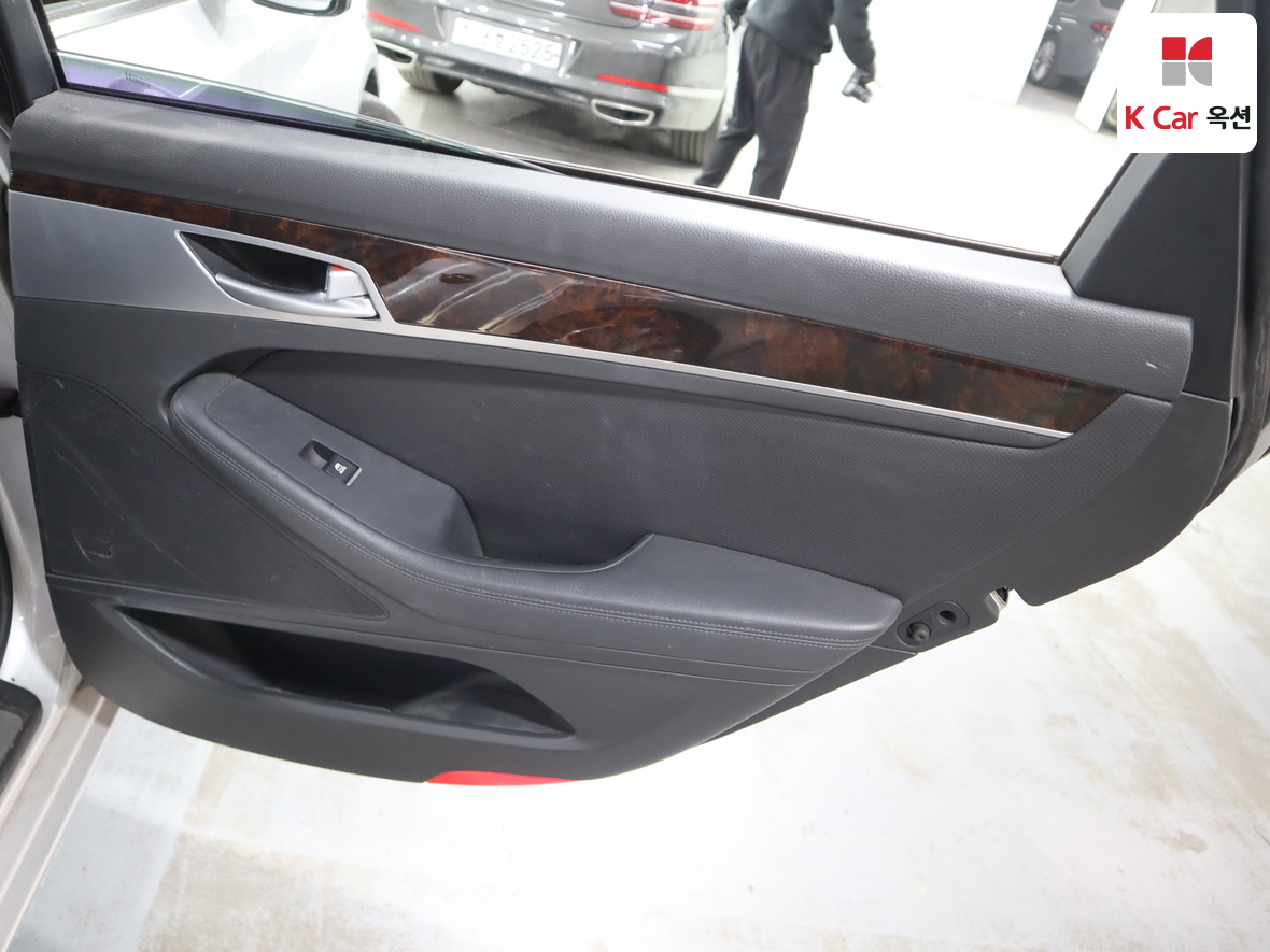 Hyundai Genesis 2016 - Image 27