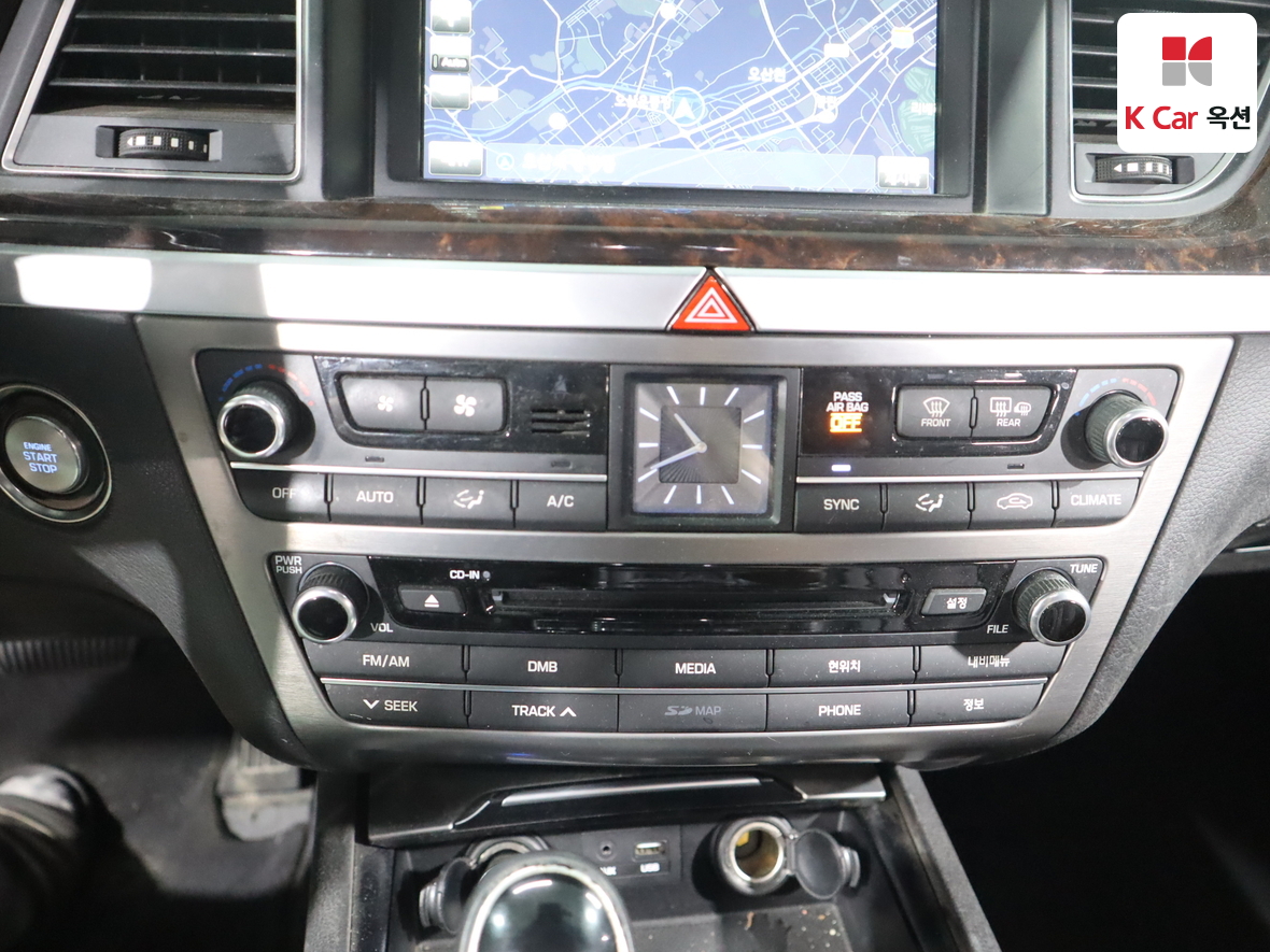 Hyundai Genesis 2016 - Image 15