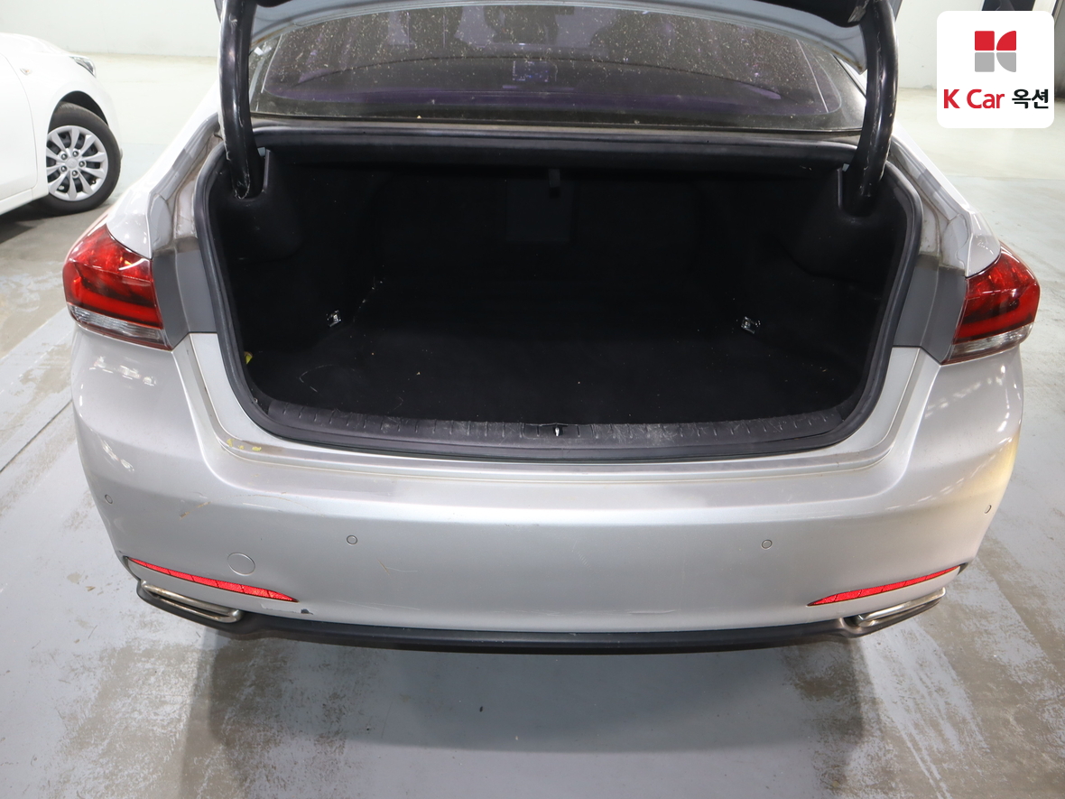 Hyundai Genesis 2016 - Image 26