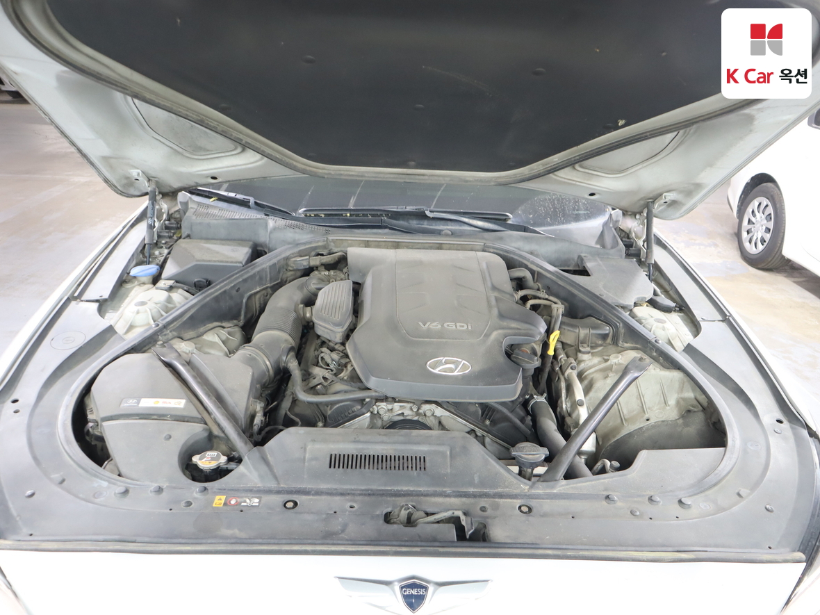 Hyundai Genesis 2016 - Image 33