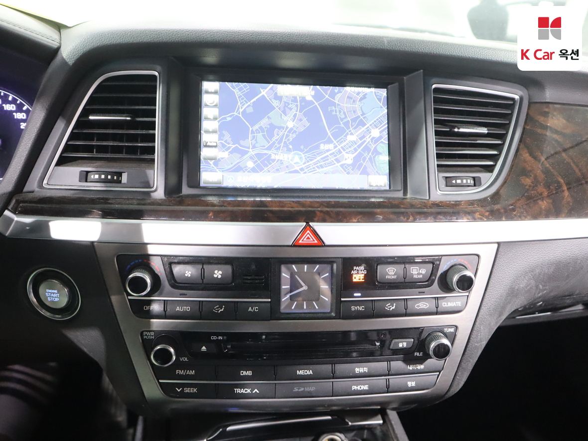 Hyundai Genesis 2016 - Image 6