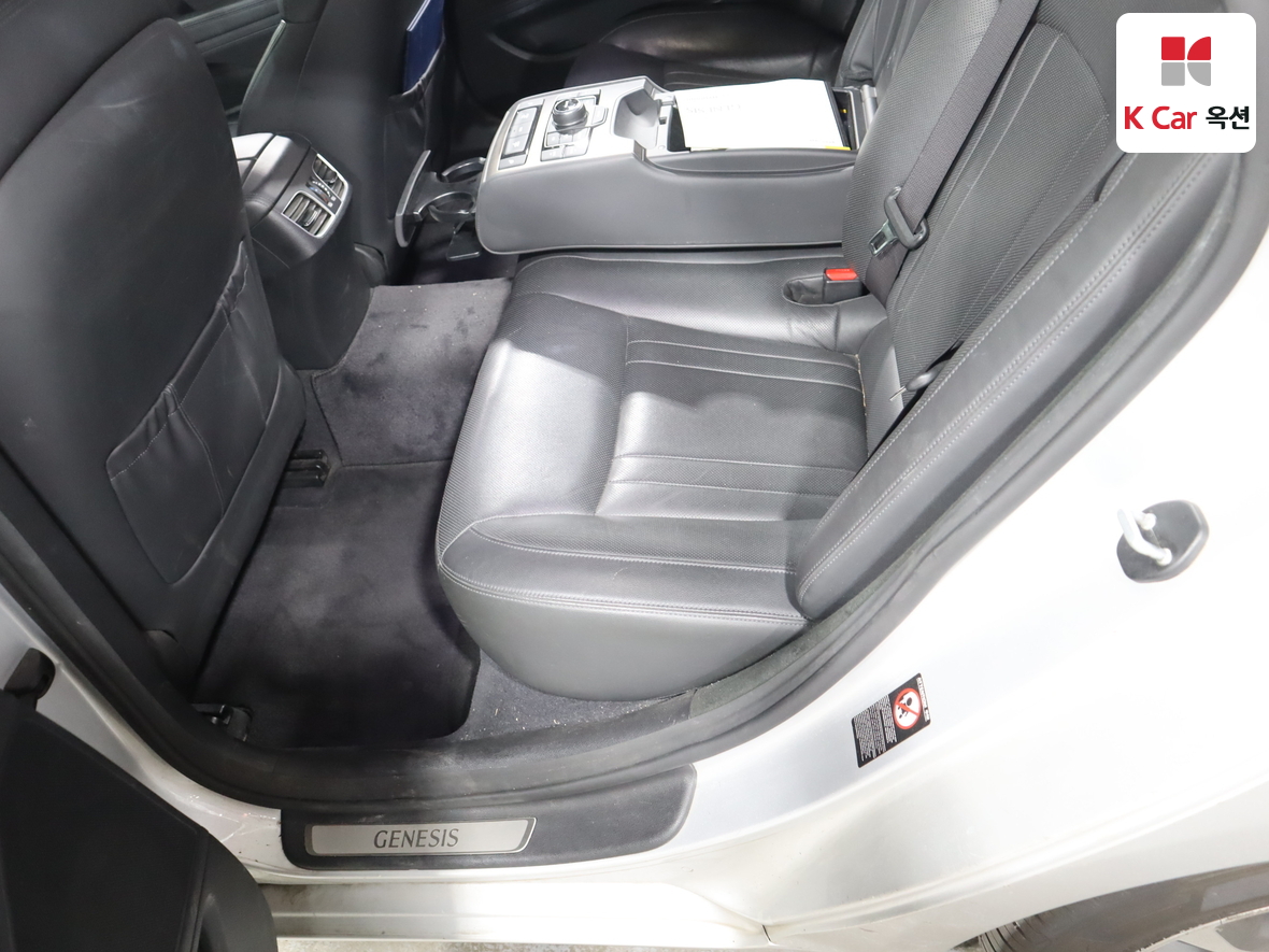 Hyundai Genesis 2016 - Image 24