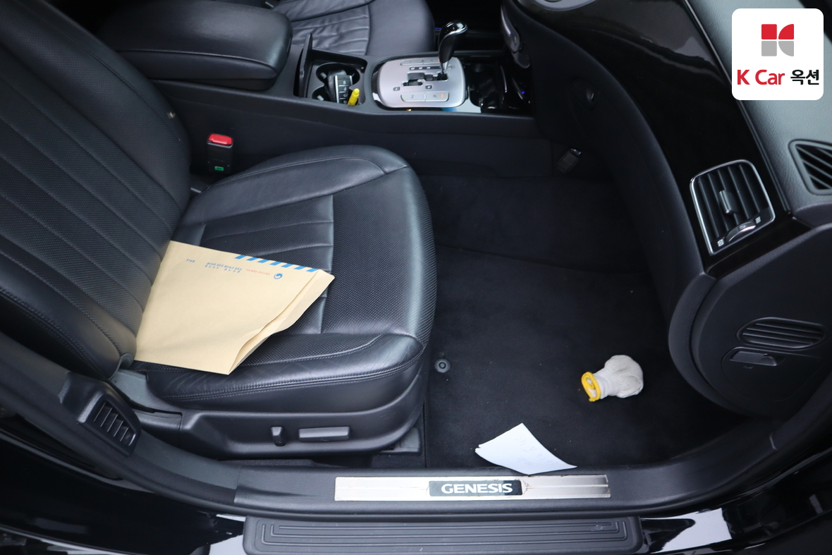 Hyundai Genesis - 29
