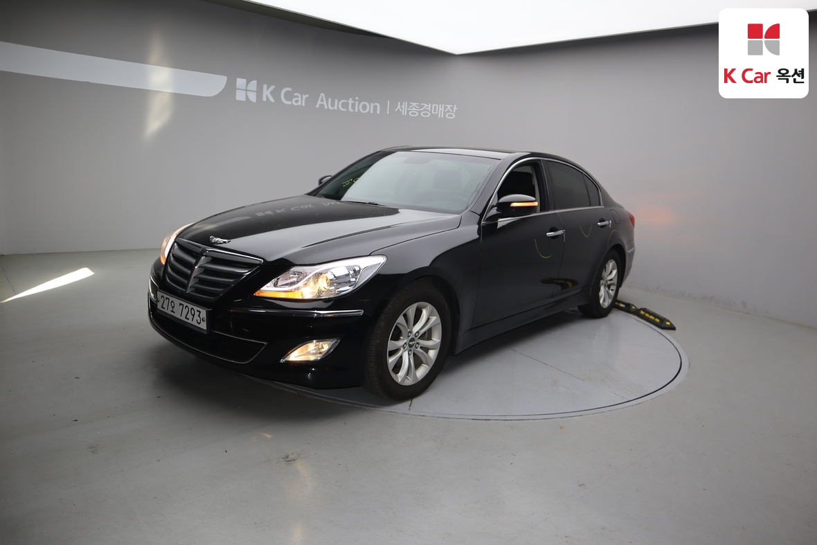 Hyundai Genesis - 1