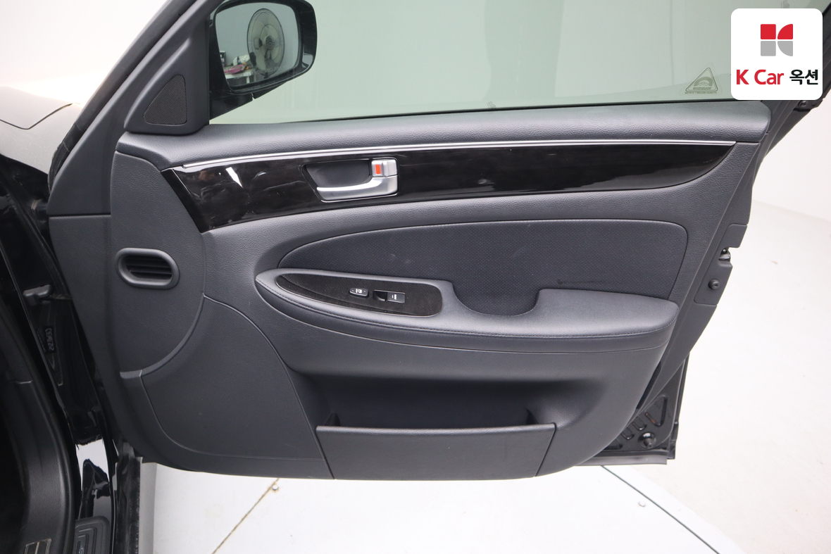 Hyundai Genesis - 28