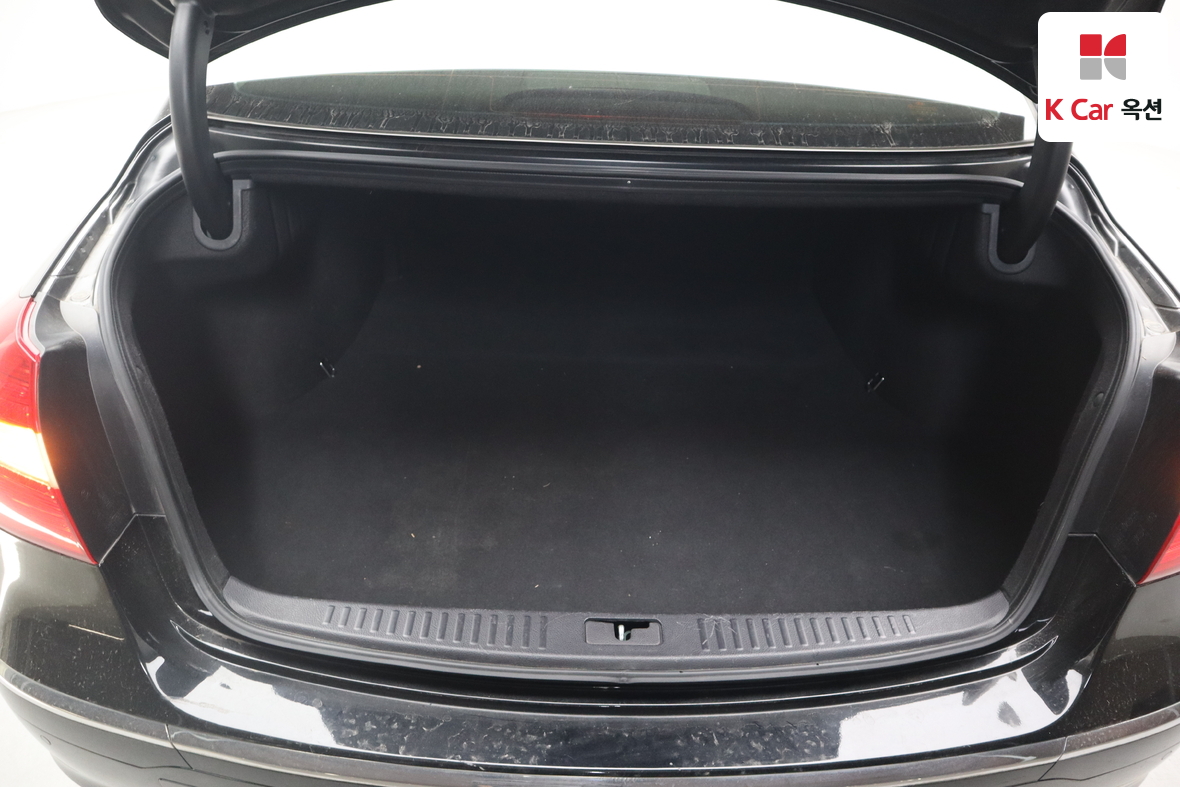 Hyundai Genesis - 25