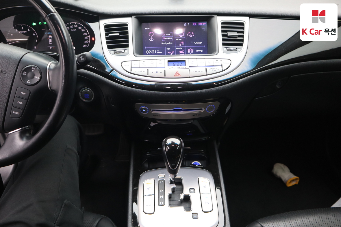 Hyundai Genesis - 6