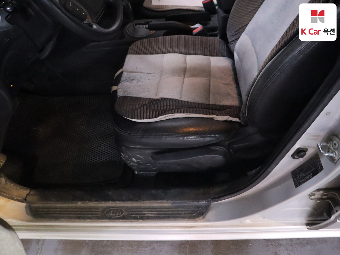 Kia Lotze 2009 - Image 17