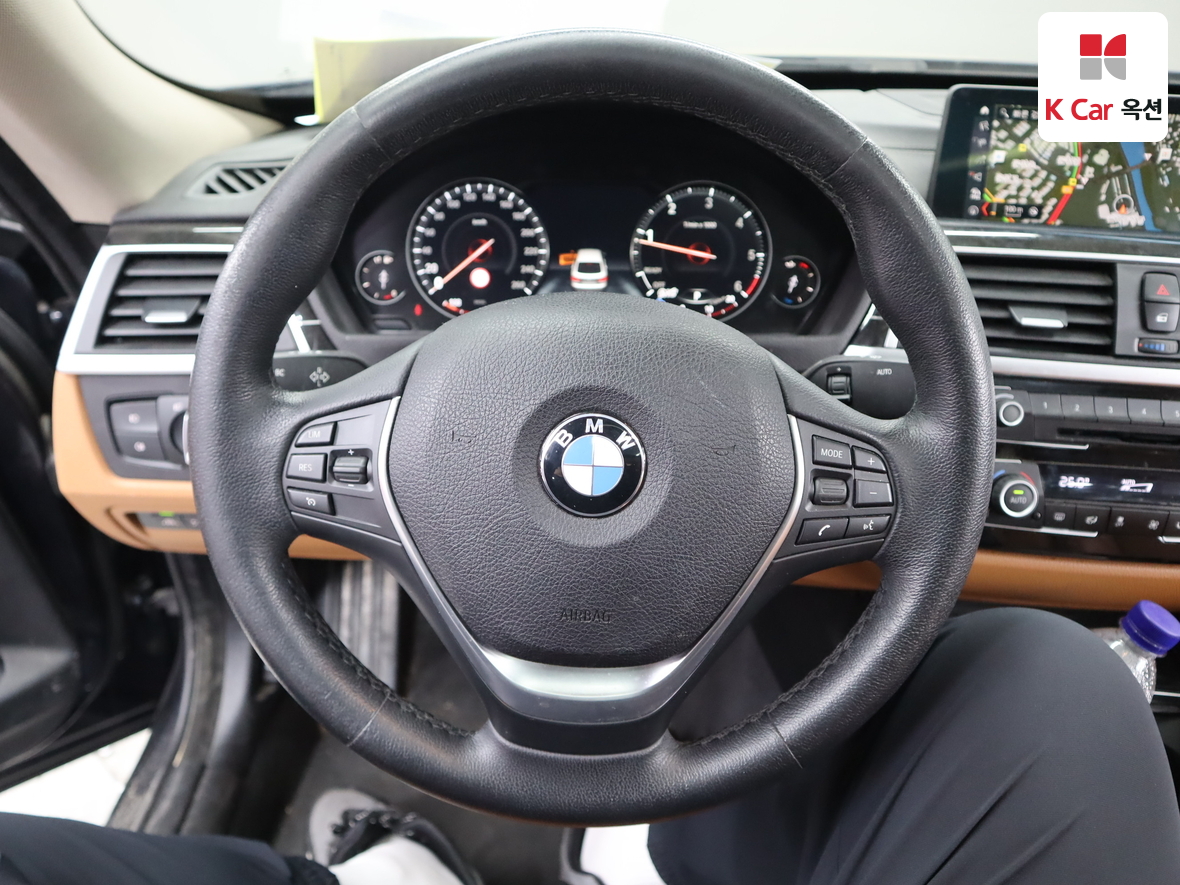 BMW 3 시리즈 2018 - 이미지 10