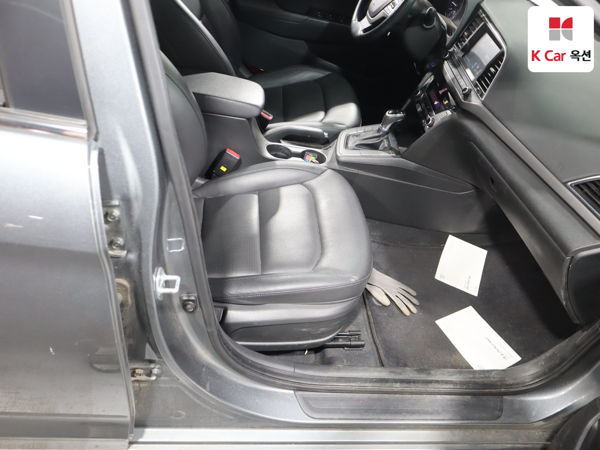 هيونداي إلانترا 2016 - صورة 30