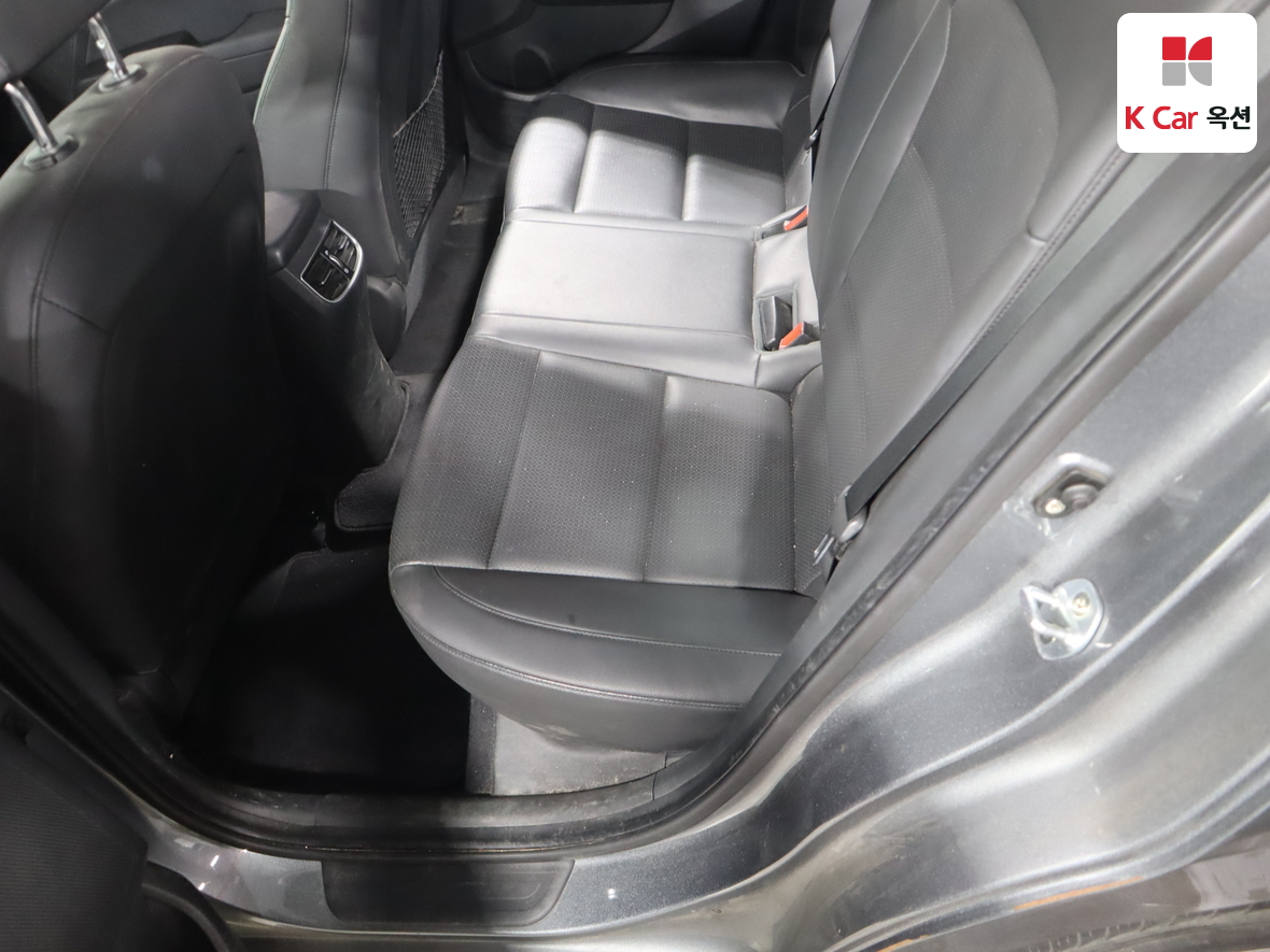 هيونداي إلانترا 2016 - صورة 24