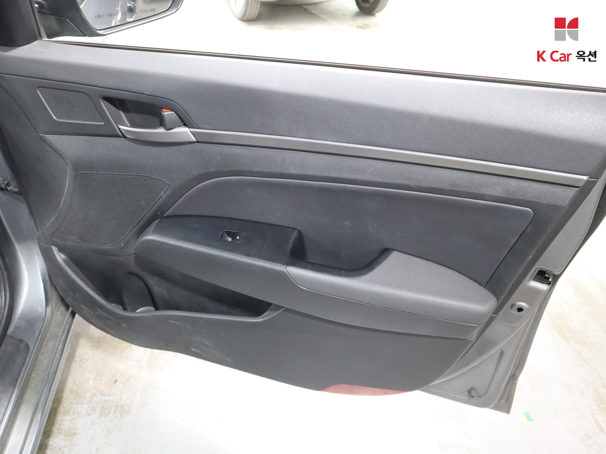 هيونداي إلانترا 2016 - صورة 29