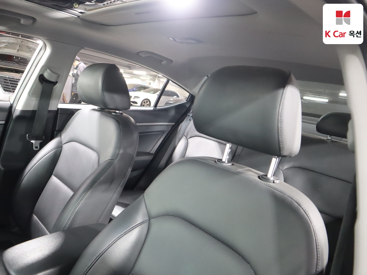 هيونداي إلانترا 2016 - صورة 19