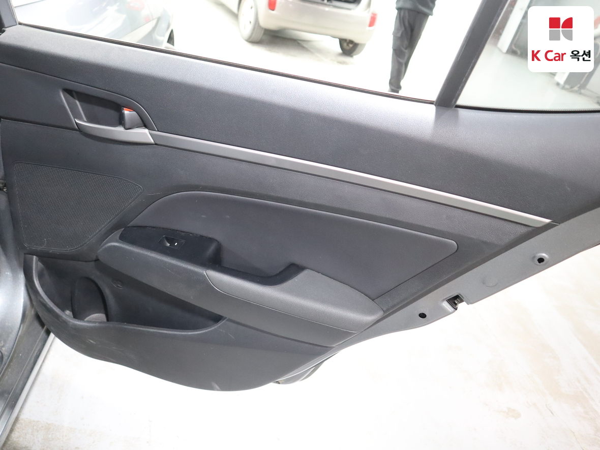 هيونداي إلانترا 2016 - صورة 27