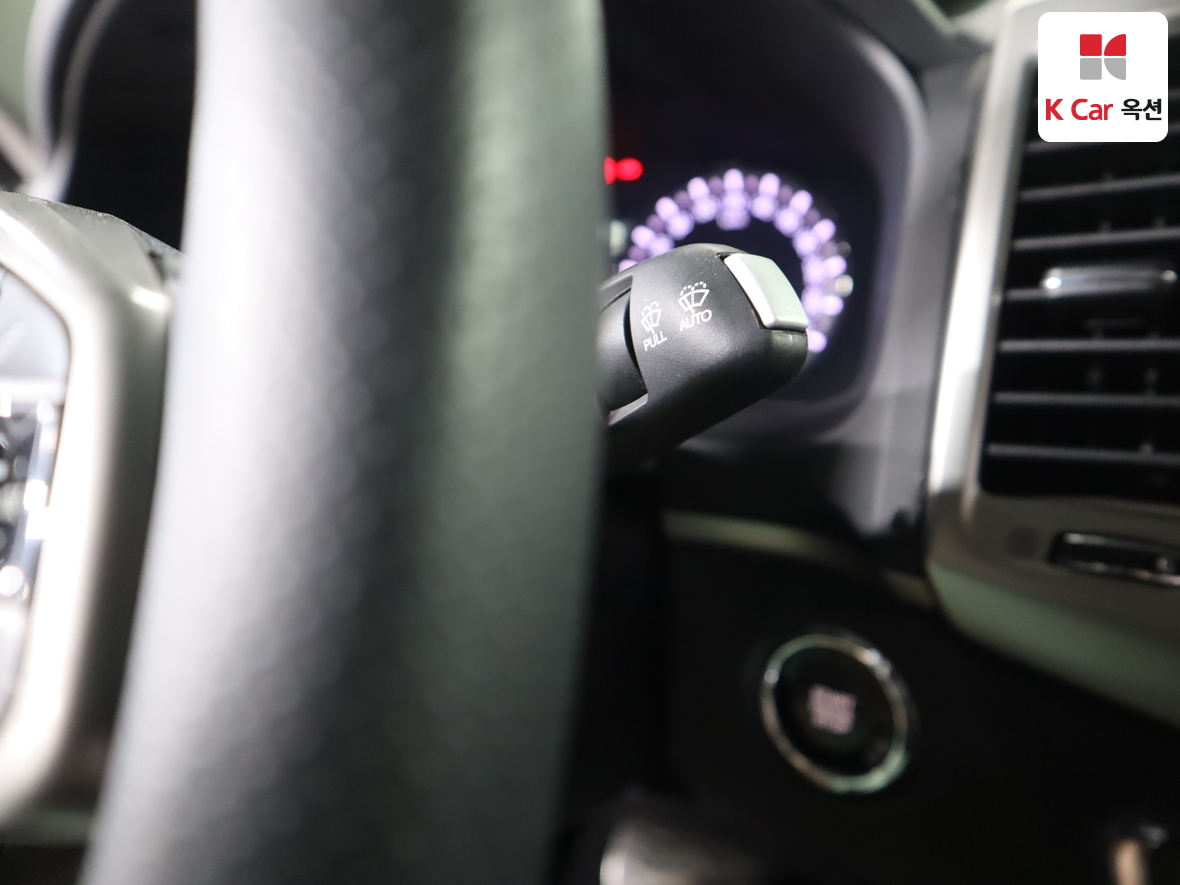 KG Mobility Rexton Sports - 11