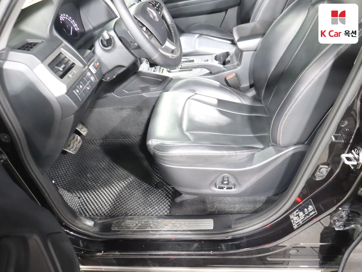 KG Mobility Rexton Sports - 18