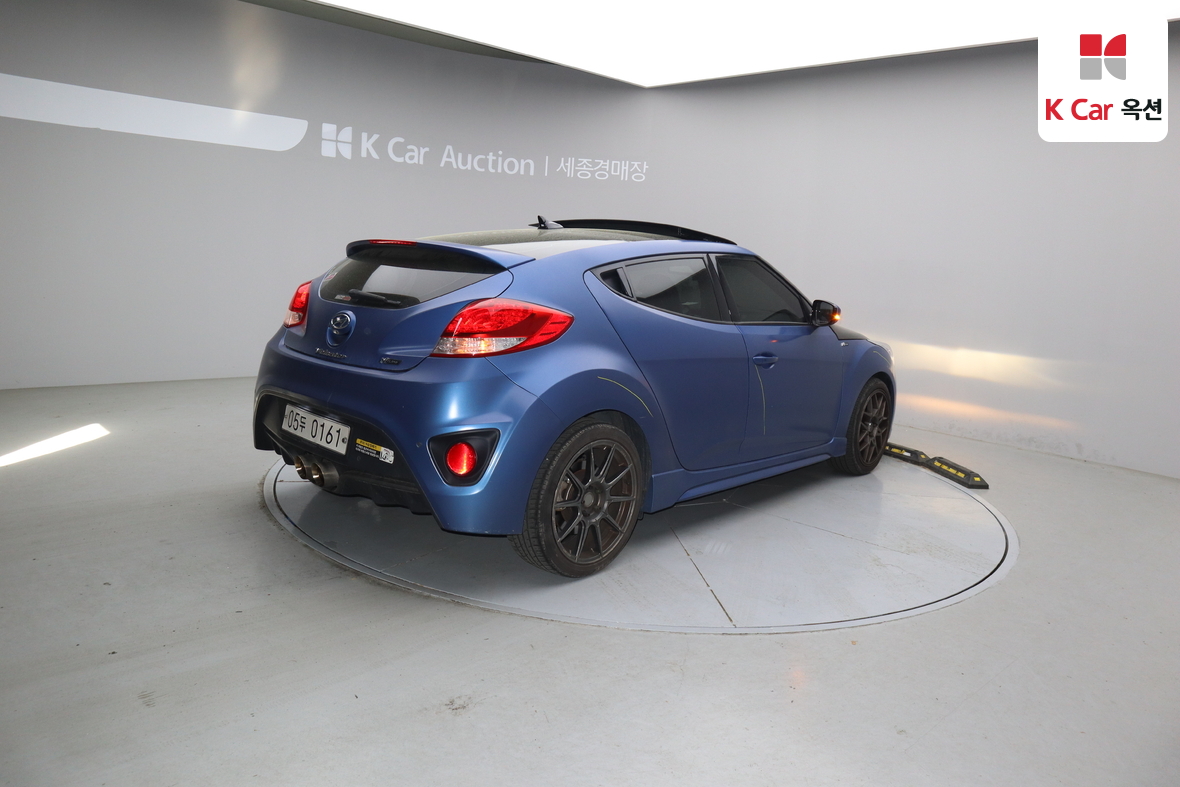 Hyundai Veloster - 2