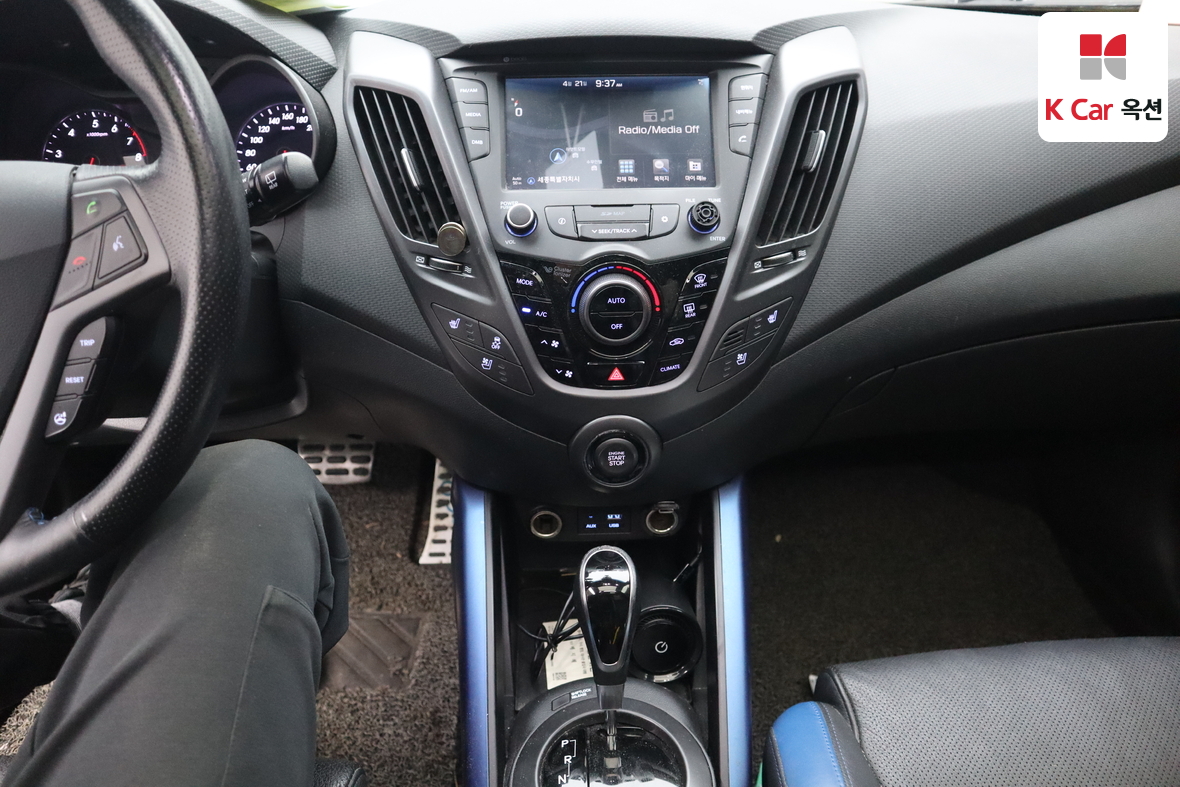 Hyundai Veloster - 6