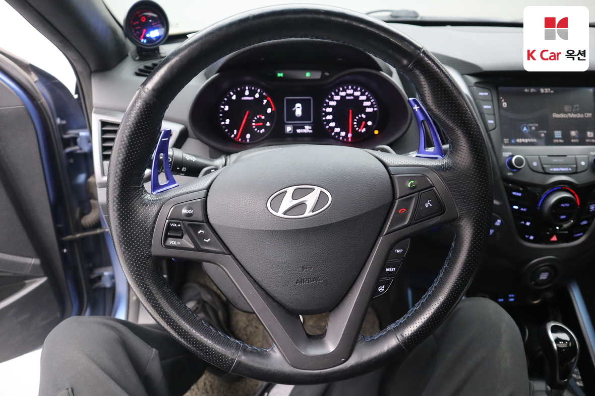 Hyundai Veloster - 10