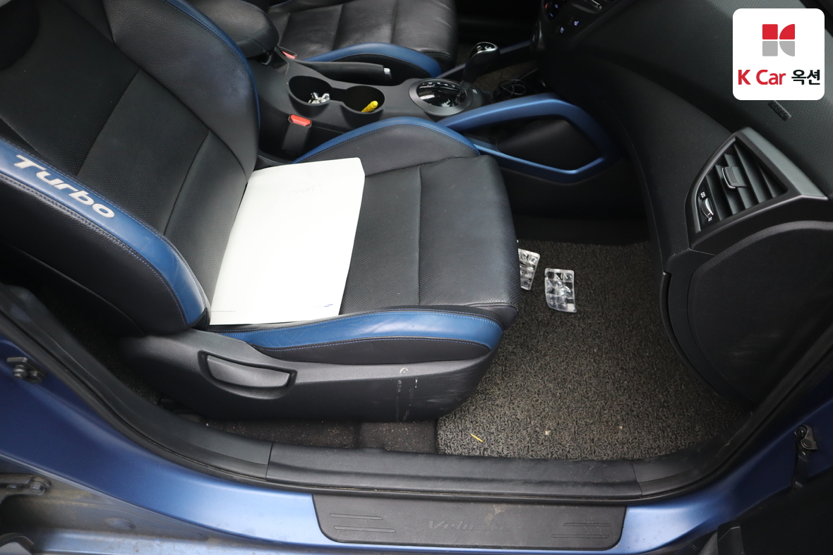 Hyundai Veloster - 29