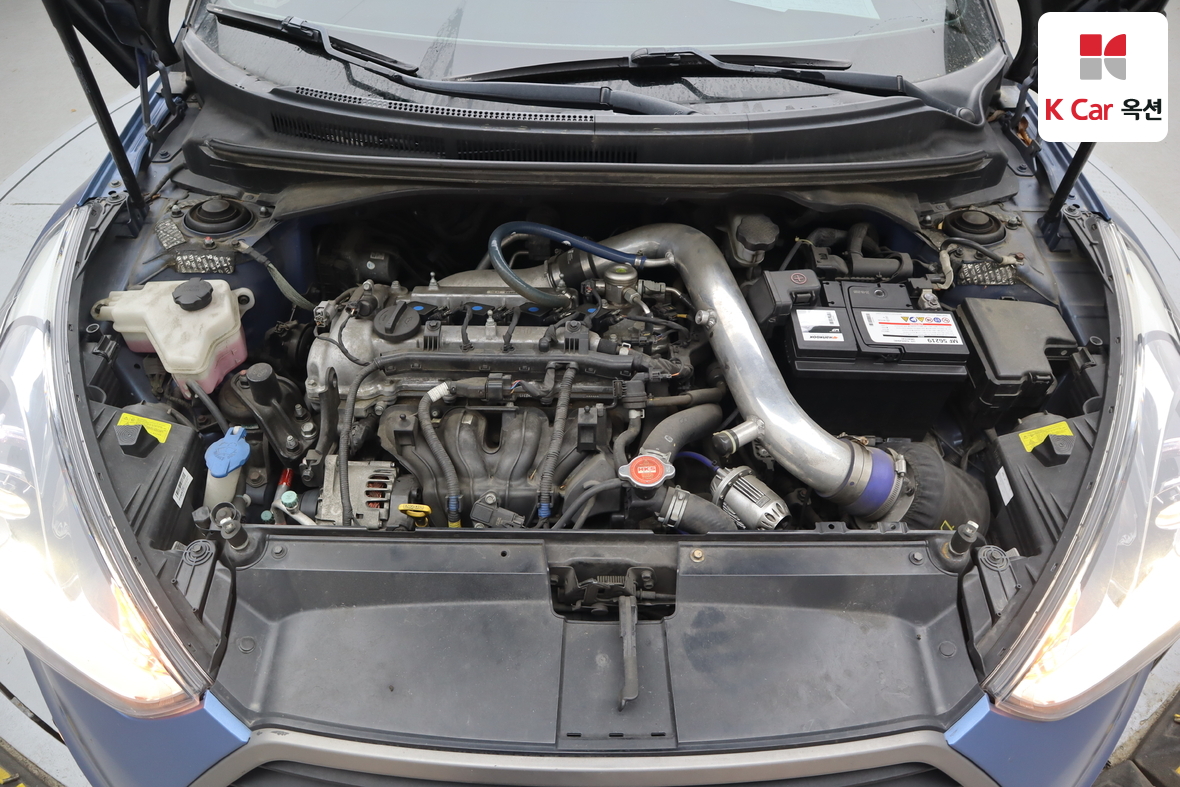Hyundai Veloster - 33