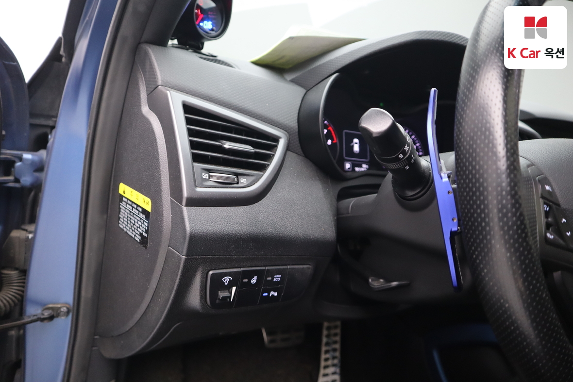 Hyundai Veloster - 9