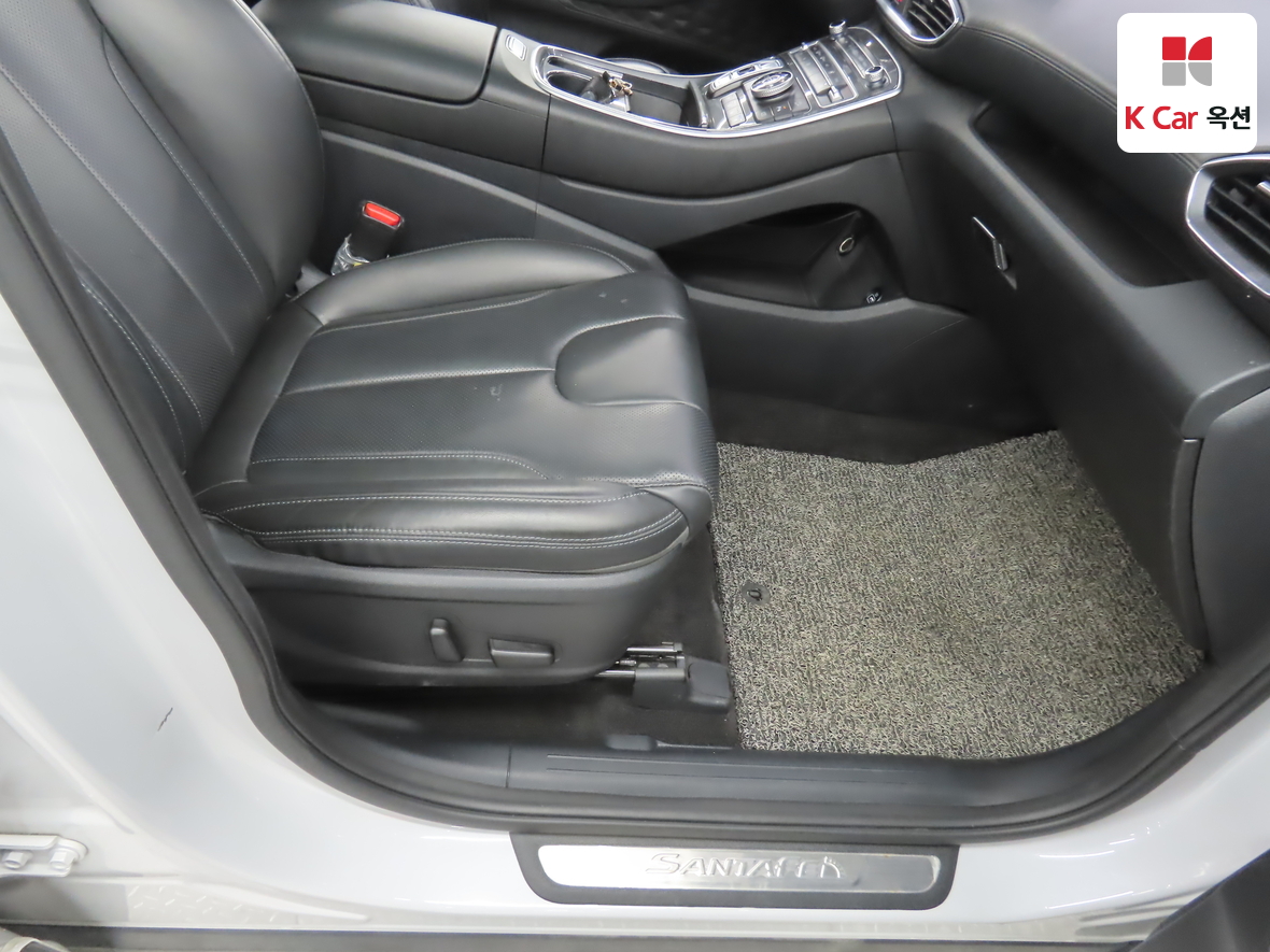 هيونداي سانتافي 2021 - صورة 33