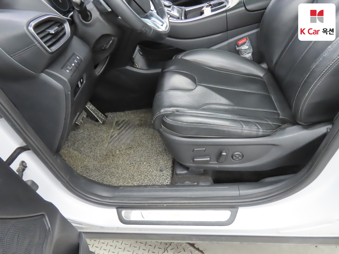 هيونداي سانتافي 2021 - صورة 18