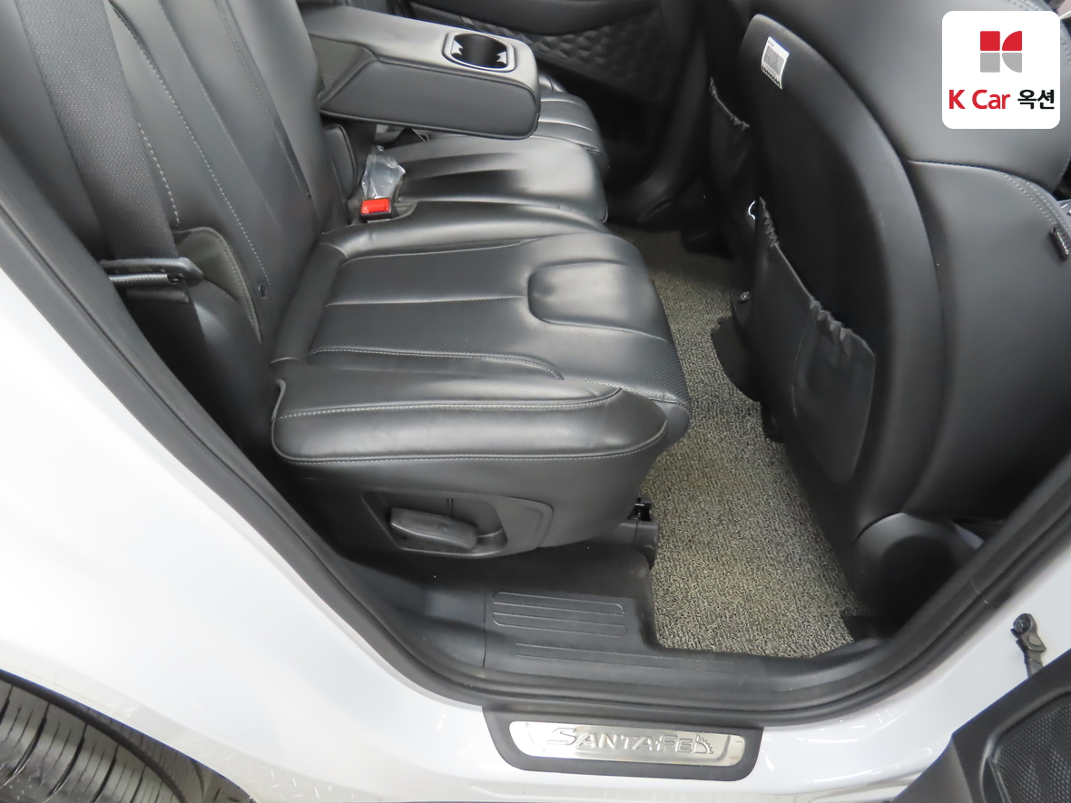 هيونداي سانتافي 2021 - صورة 31