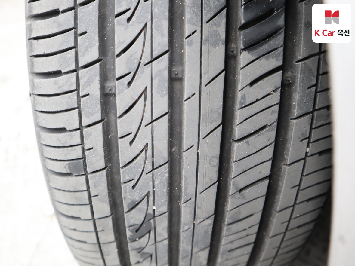 Hyundai Genesis 2012 - Image 35