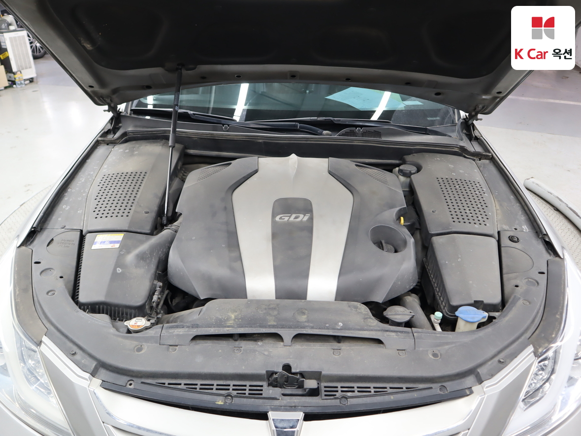 Hyundai Genesis 2012 - Image 36