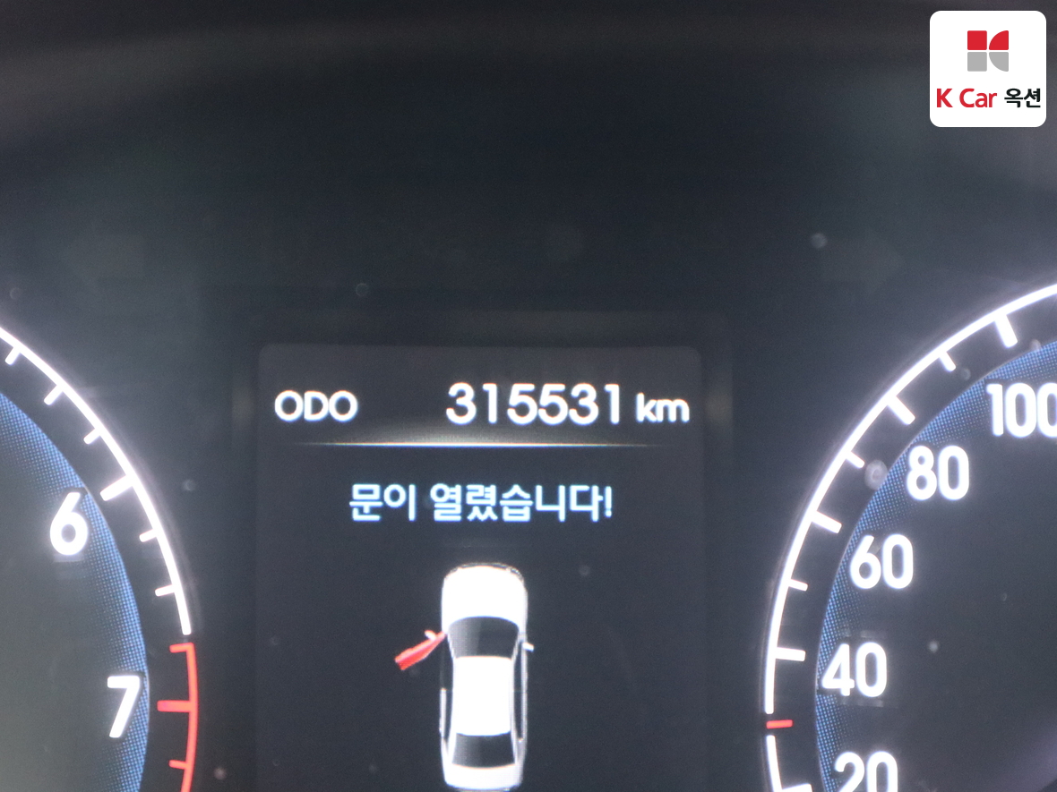 Hyundai Genesis 2012 - Image 4