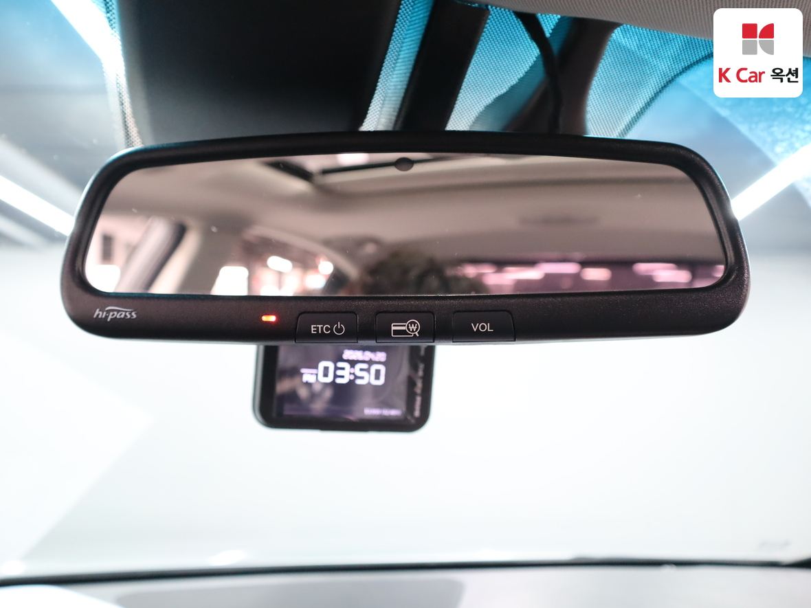 Hyundai Genesis 2012 - Image 13