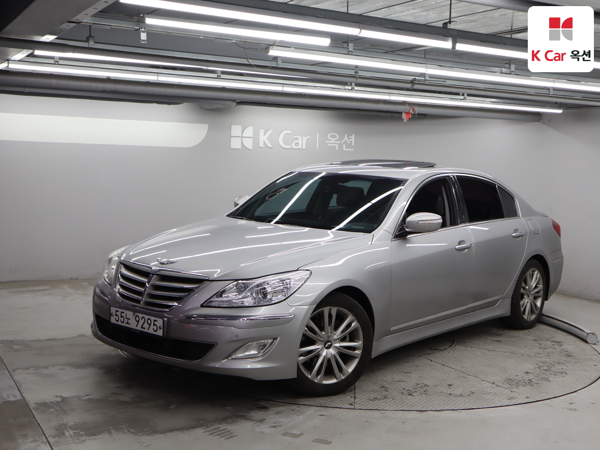 Hyundai Genesis 2012 - Image 1