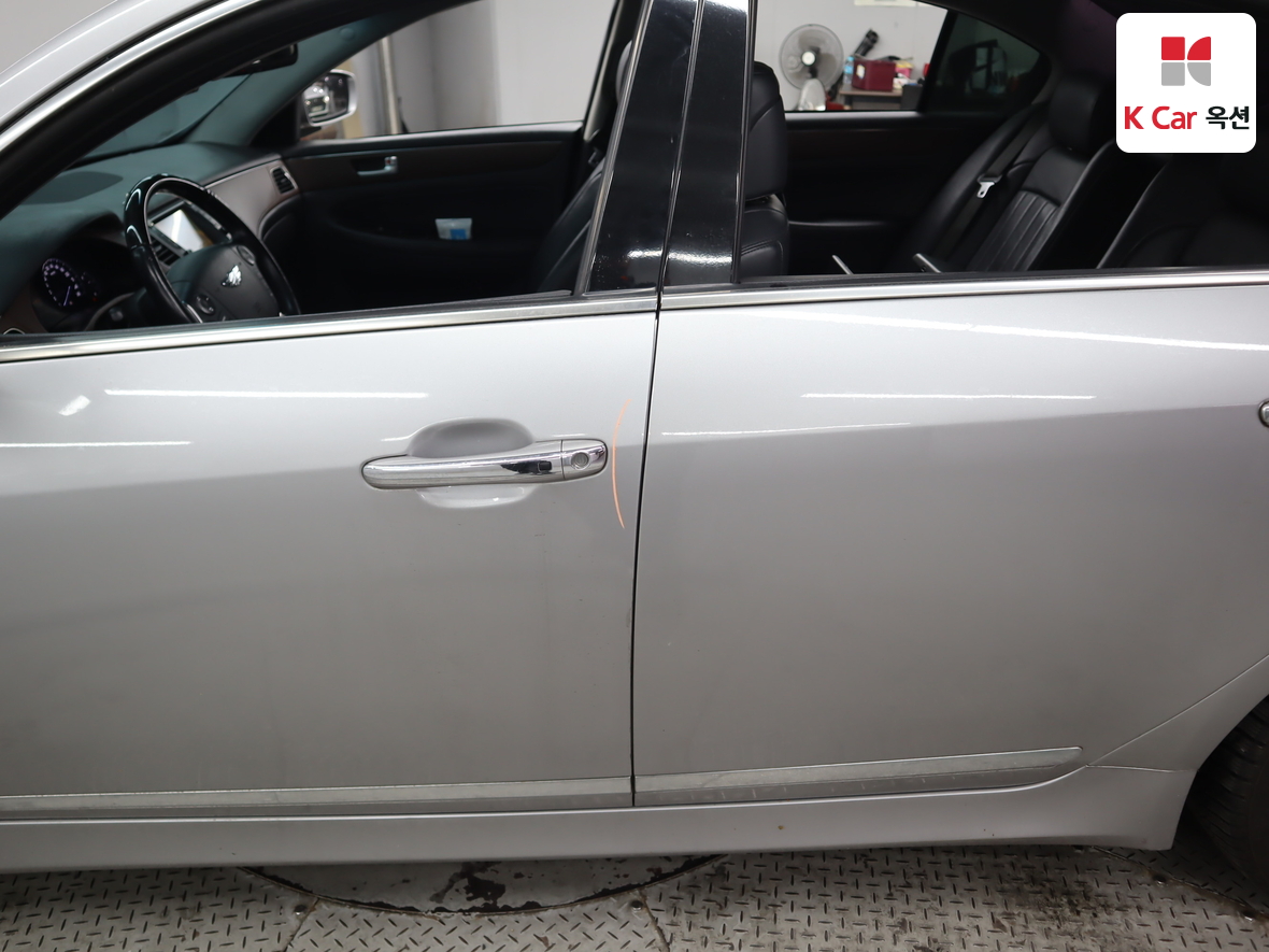 Hyundai Genesis 2012 - Image 40