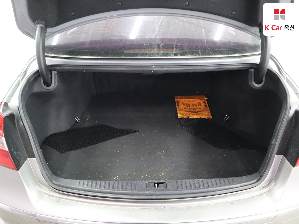 Hyundai Genesis 2012 - Image 29