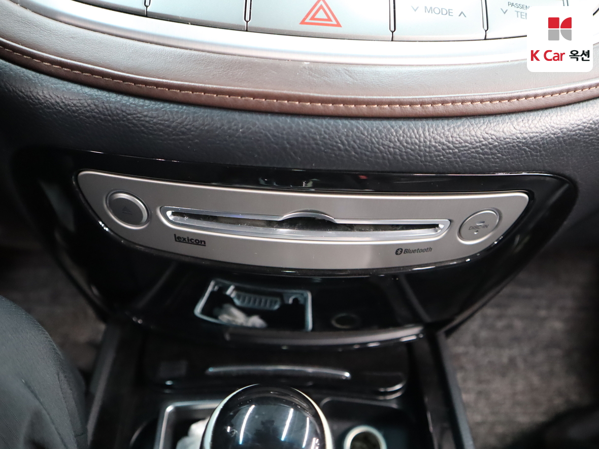 Hyundai Genesis 2012 - Image 16