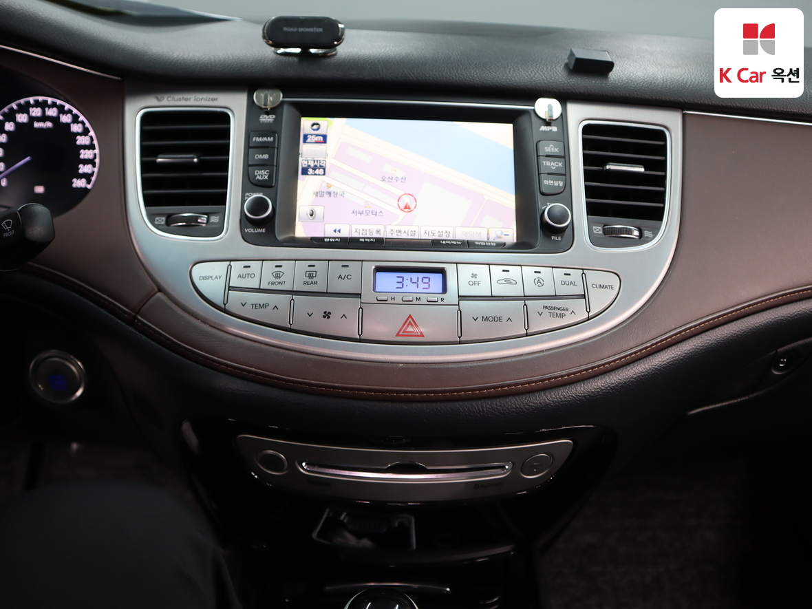 Hyundai Genesis 2012 - Image 6