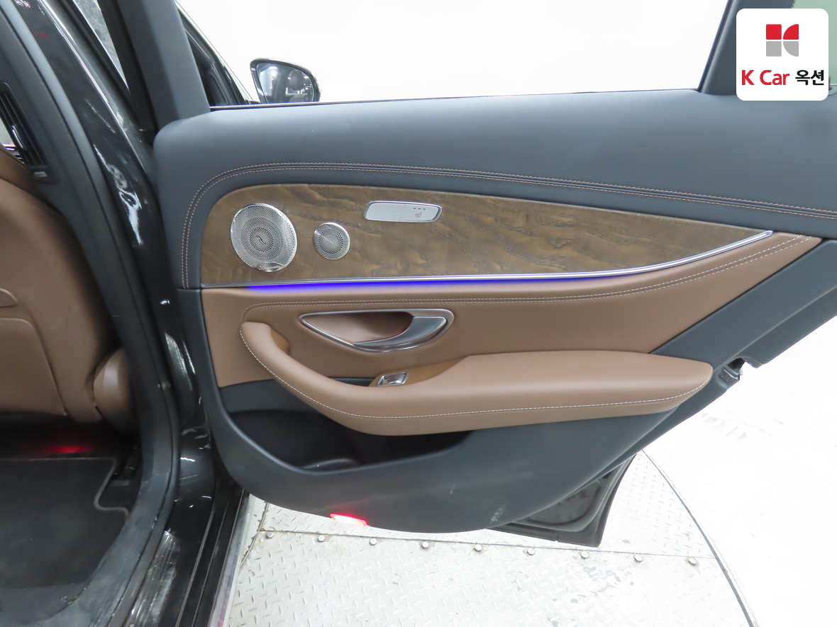 메르세데스-벤츠 E-클래스 2023 - 이미지 31