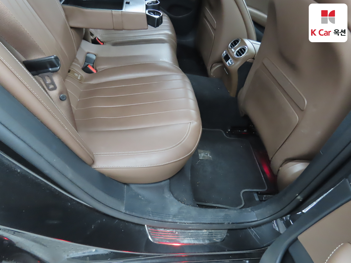 메르세데스-벤츠 E-클래스 2023 - 이미지 32